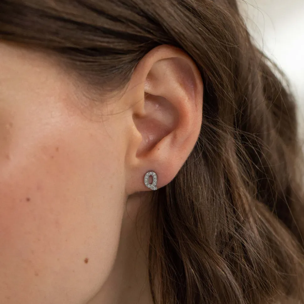 Earring Q