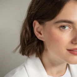 Earring U
