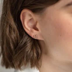 Earring U