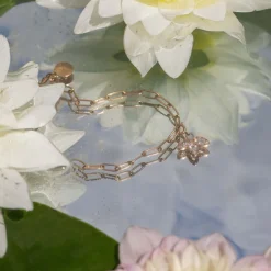 Mahina Club Lotus Charm